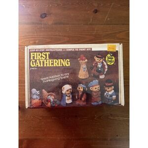 Vintage Wee Crafts First Gathering 8 Figures Ceramic Ready‎ to Paint 8 NWT